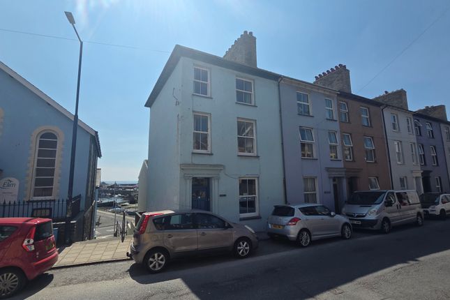 5 bed property, in South Road, £230,000