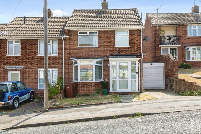 2 bed property, in Church Street, £290,000