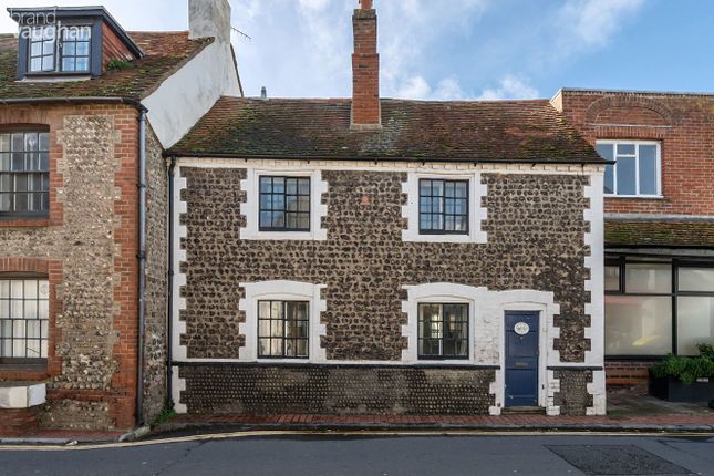 3 bed property, in High Street, £400,000