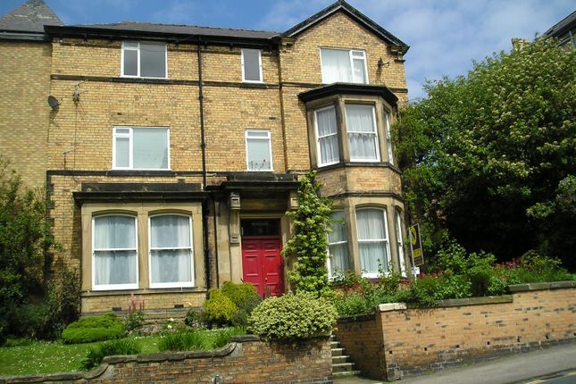 1 bed property, in Westbourne Grove, £80,000