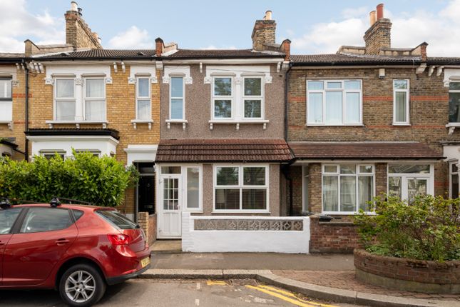 2 bed property, in Park Grove Road, £575,000