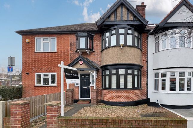 3 bed property, in Victoria Road, £597,000