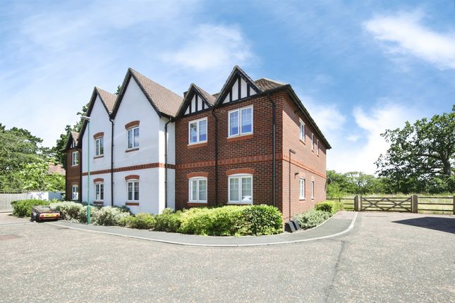 2 bed property, in Drovers Close, £185,000