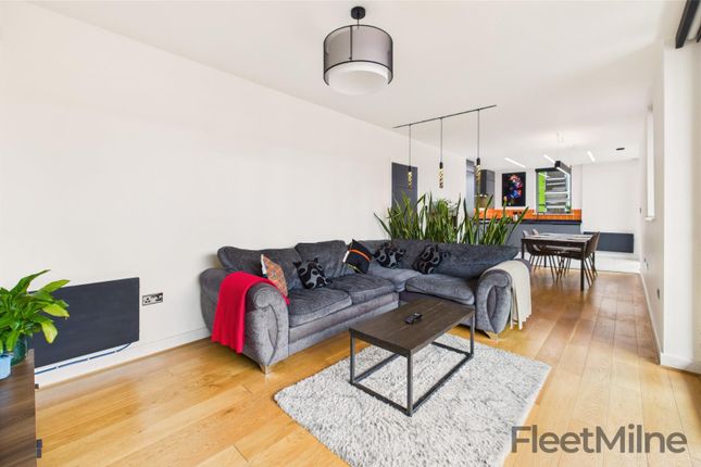 1 bed property, in The Orb, £195,000