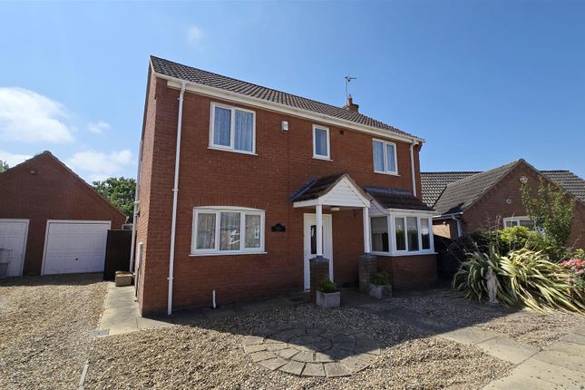 3 bed property, in Chestnut Close, £259,000