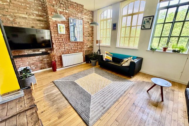 1 bed property, in Hylton Street, £235,000