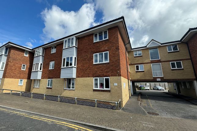 2 bed property, in Flat, £128,000