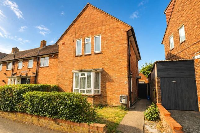 3 bed property, in Cowridge Crescent, £325,000