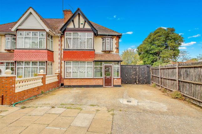 3 bed property, in Blenheim Gardens, £825,000