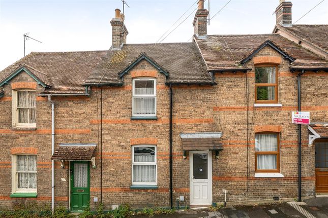 2 bed property, in Friary Hill, £200,000