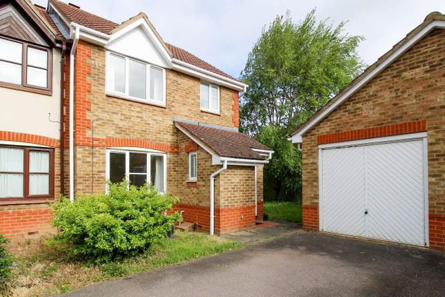3 bed property, in Moore Close, £465,000