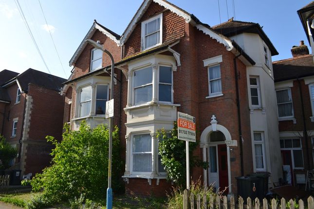 5 bed property, in Manor Grove, £650,000