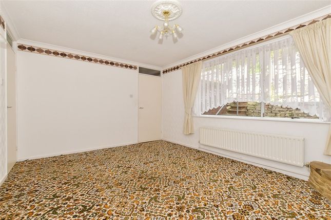 3 bed property, in Patchdean, £350,000