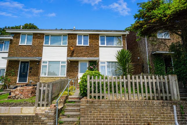 4 bed property, in Cherry Tree Close, £265,000
