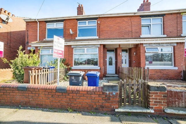 2 bed property, in High Street, £85,000