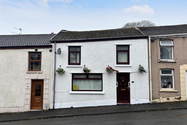 3 bed property, in Long Row, £159,999