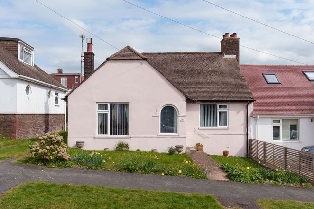 2 bed property, in Heston Avenue, £395,000