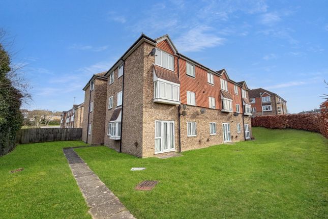 1 bed property, in Abbey Mews, £147,000