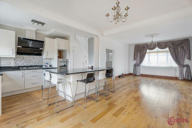 3 bed property, in Melville Gardens, £650,000