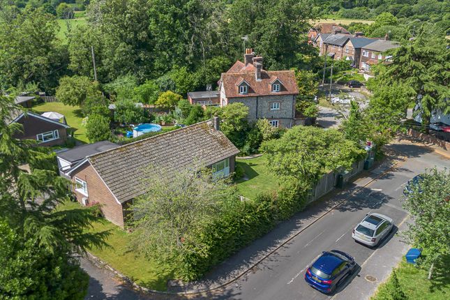 3 bed property, in Heatherfield, £600,000