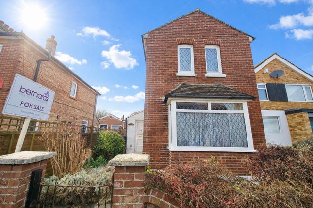 3 bed property, in Grove Road, £295,000