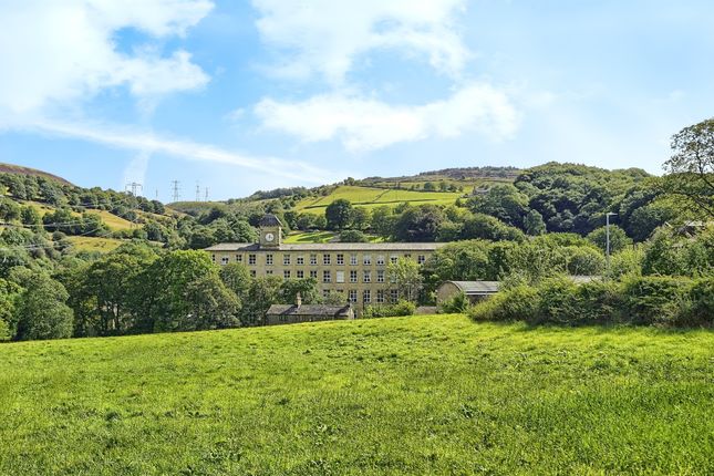 2 bed property, in Rishworth Mill Lane, £180,000