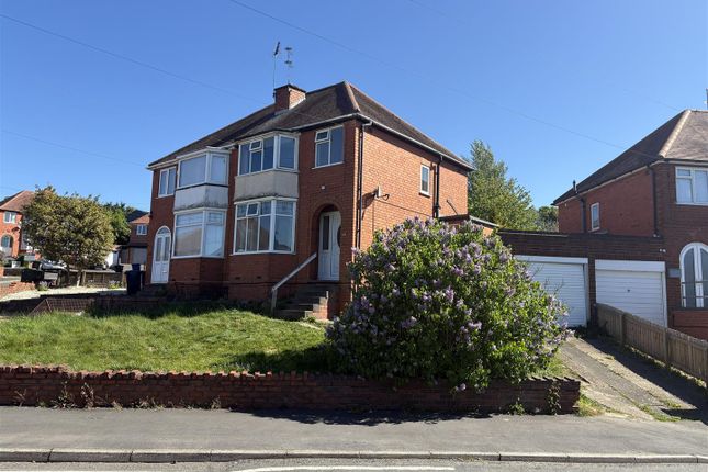 3 bed property, in Sledmore Road, £195,000