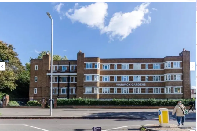 2 bed property, in London Road, £225,000