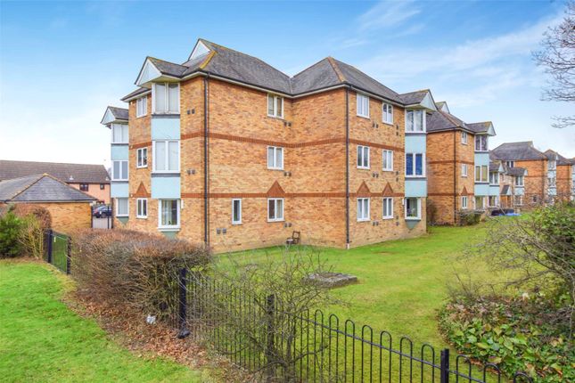 1 bed property, in Bignell Croft, £145,000