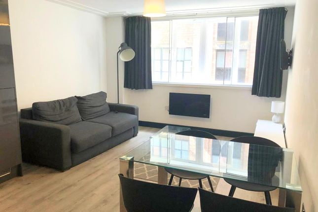 2 bed property, in 17 North John Street, £100,000