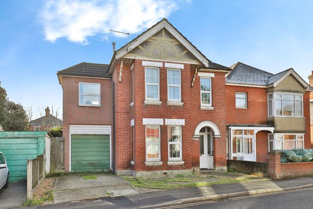 5 bed property, in Ensbury Park Road, £425,000