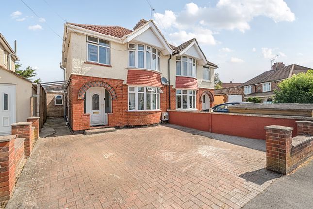 3 bed property, in Copse Avenue, £320,000