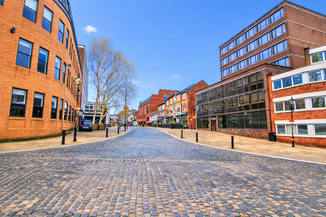 1 bed property, in Churchgate, £85,000