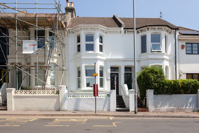 1 bed property, in Ditchling Road, £275,000