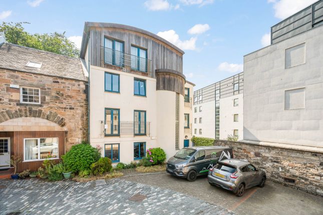 3 bed property, in 24/2 Lochend Close, £425,000