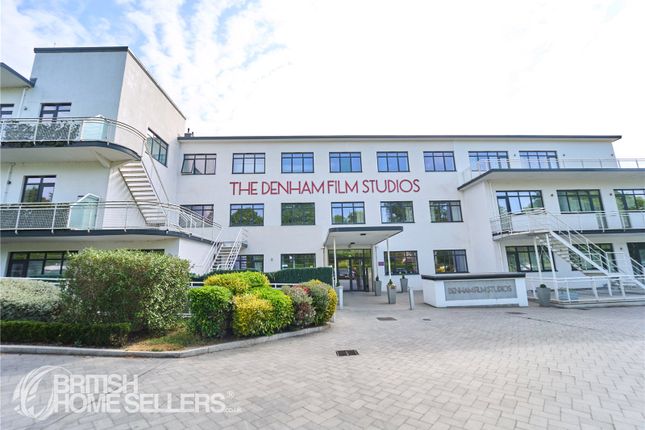 1 bed property, in Stanley Kubrick Road, £300,000