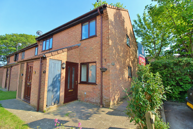 1 bed property, in Green Farm Gardens, £210,000