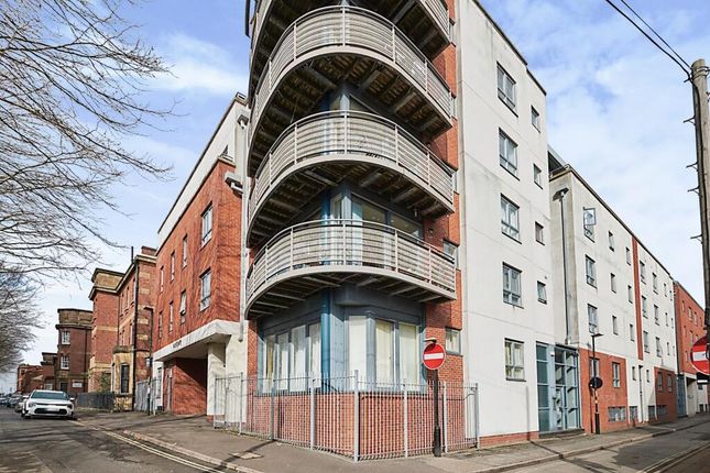 1 bed property, in Arthur Place, £115,000
