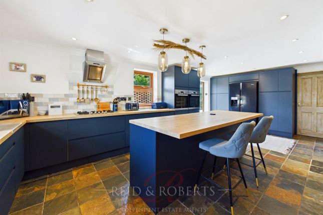 5 bed property, in Coast Road, £525,000