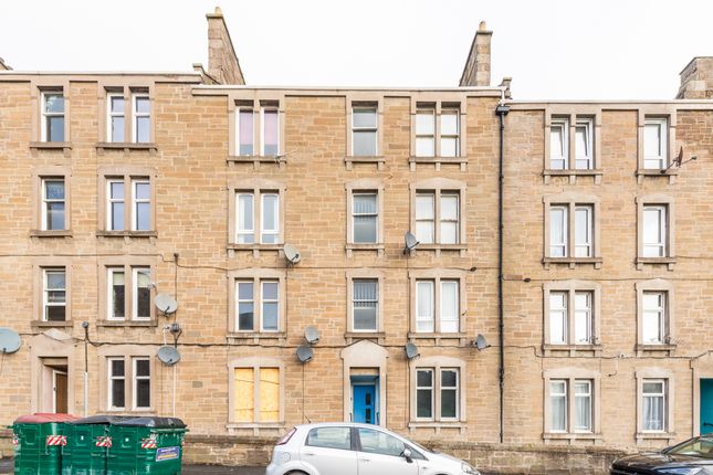 1 bed property, in Milnbank Road, £78,000