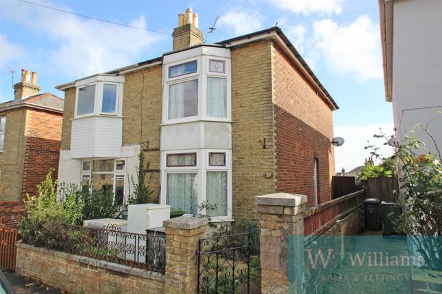 3 bed property, in Swanmore Road, £190,000