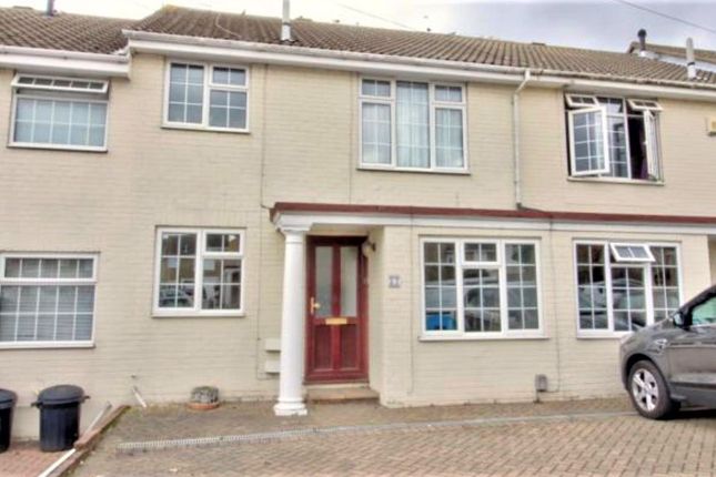 3 bed property, in Southwark Road, £325,000