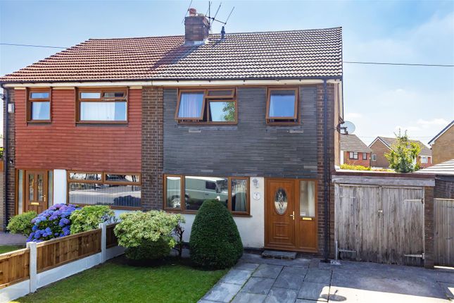 3 bed property, in Peacock Hall Road, £150,000