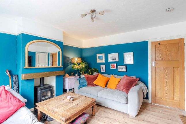3 bed property, in Horsecastle Farm Road, £270,000