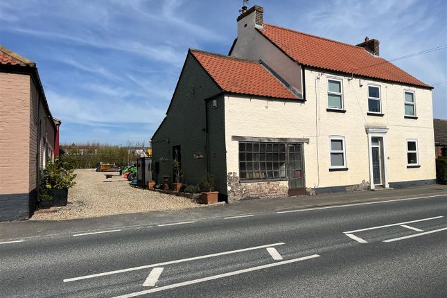 5 bed property, in Main Street, £600,000