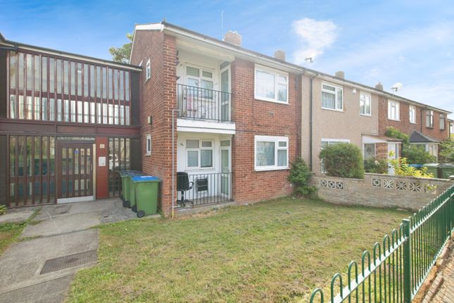 1 bed property, in Godstow Road, £140,000