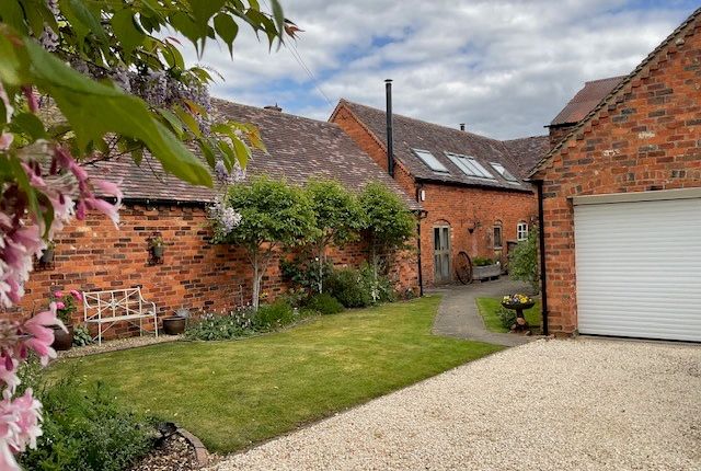 3 bed property, in The Stable, £485,000
