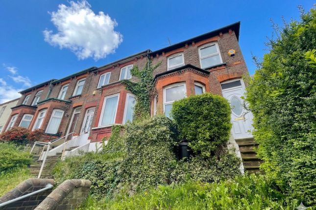 3 bed property, in Harcourt Street, £250,000
