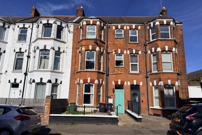 3 bed property, in Westbrook Road, £180,000
