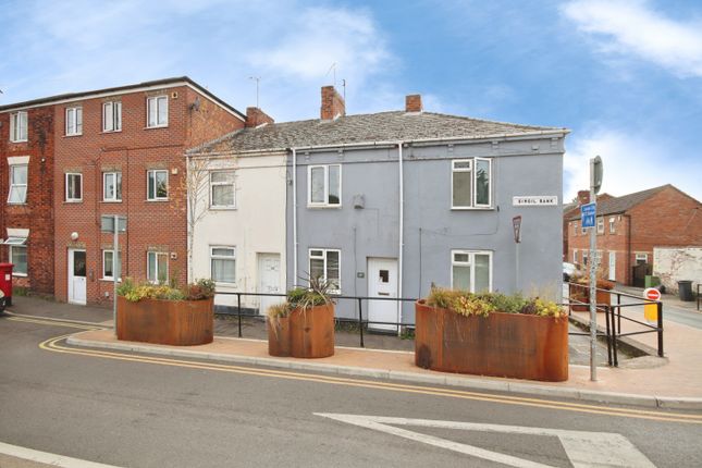 2 bed property, in Sincil Bank, £100,000